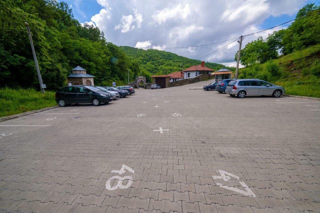 Hotel Manastir Sv. Joakim Osogovski Kriva Palanka Eksteriør billede